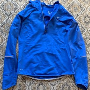 Nike Women’s Running Hooded 1/4zip, size small